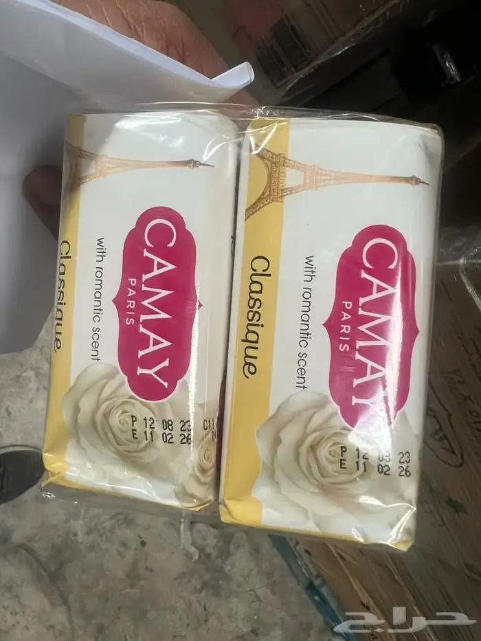 يوجد كمية من صابون لوكس وكامي 8