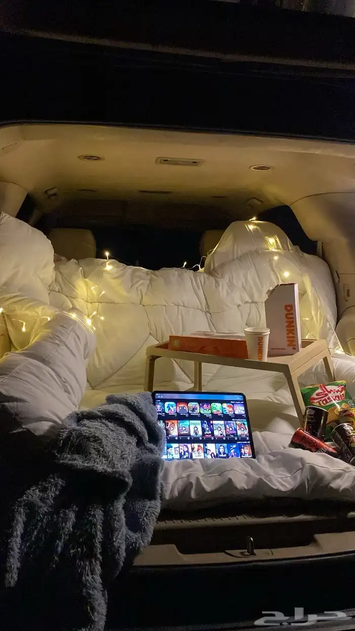 مصورة ومصممة 13