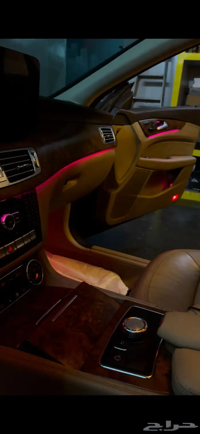 تركيب لدات داخليه مرسيدس CLS400 2014معاالدركسون والشاشه 2