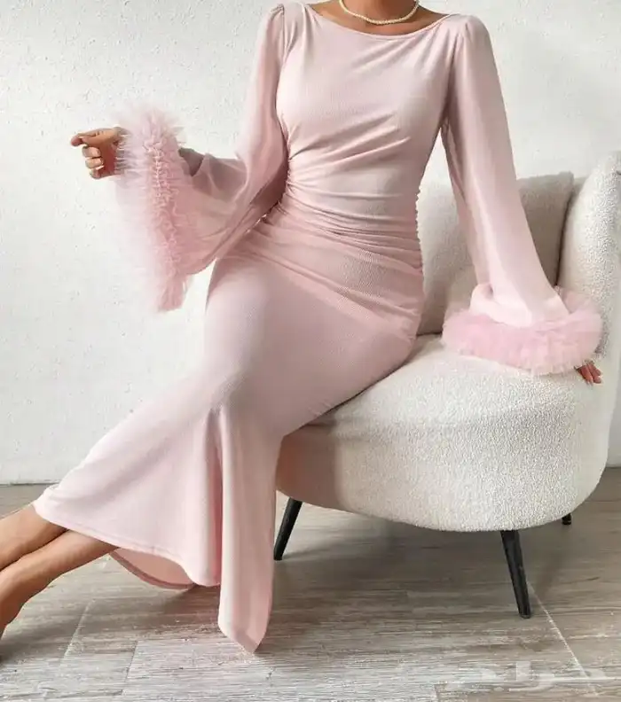 فستان وردي وفستان سماوي 1