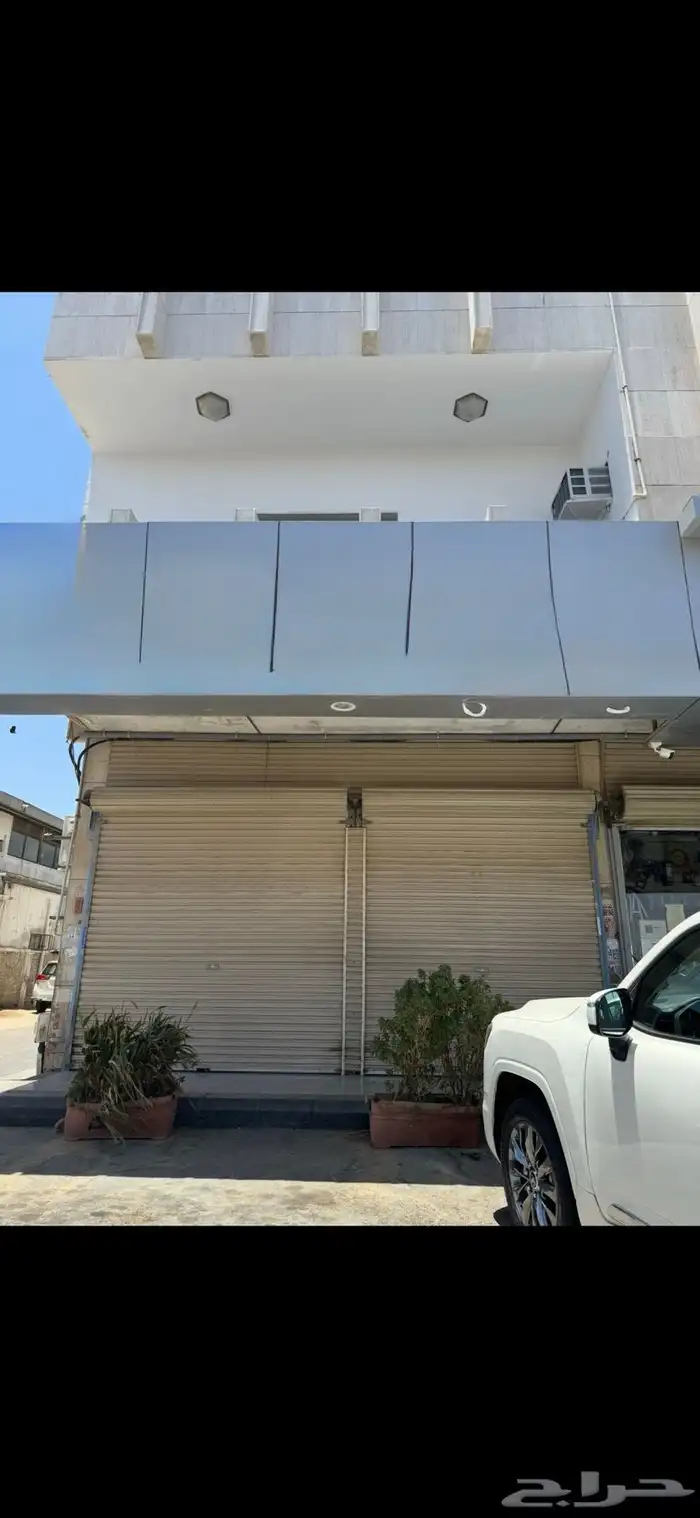 محل تجاري للإيجار على طريق مكه مع تقاطع الجامعة 1