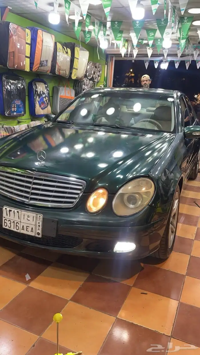 مرسيدس E200 2006 5