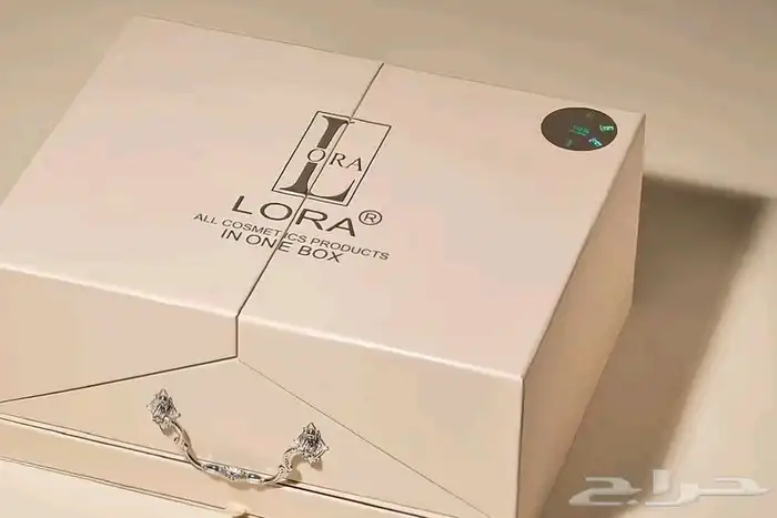 بوكس مكياح لورا 0