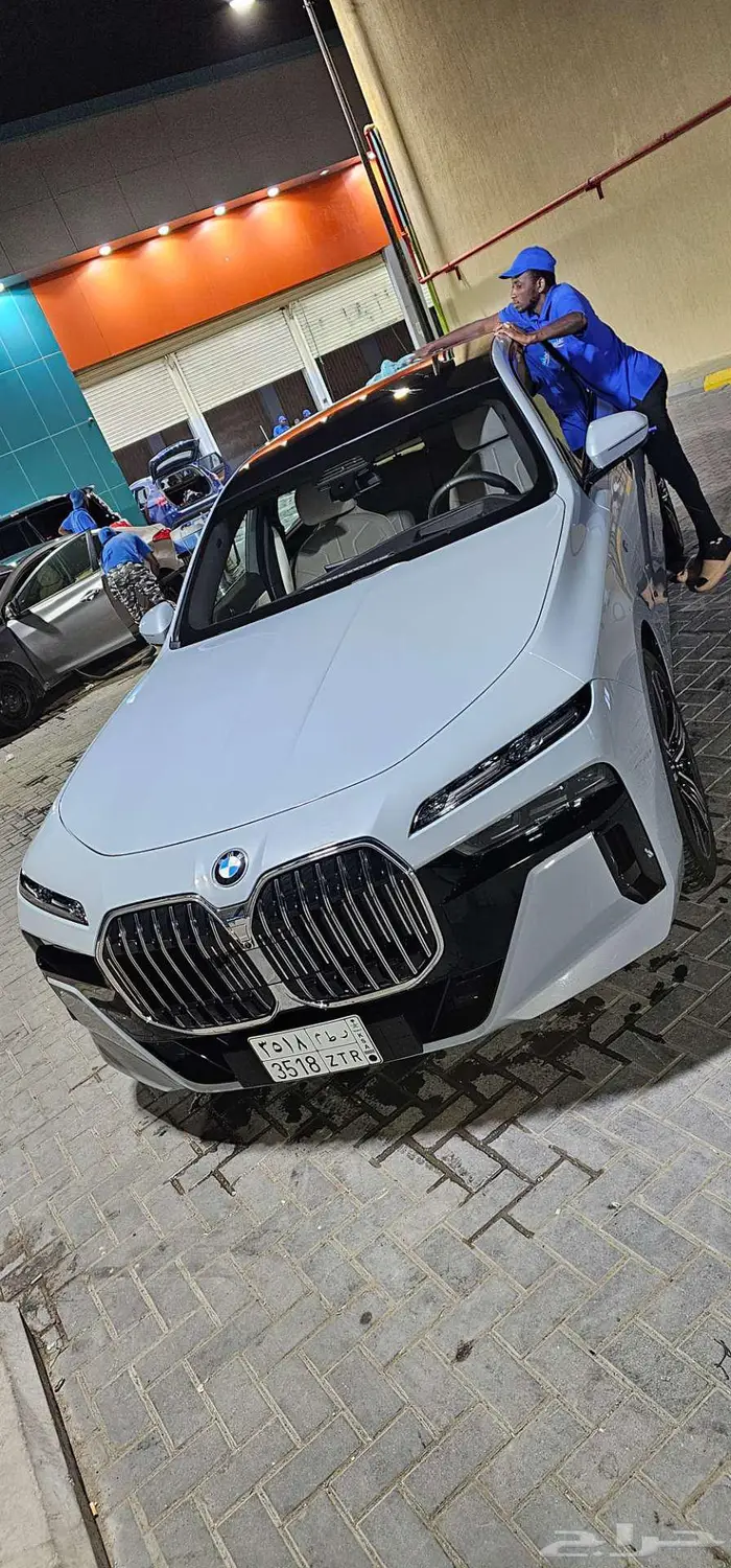 للتنازل بدون مقابل بي ام الفئة السابعة 2024 3