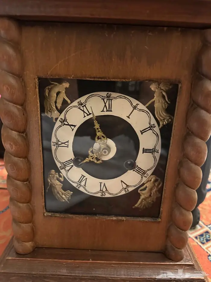 ساعات انتيك (تم البيع) antique clock 26