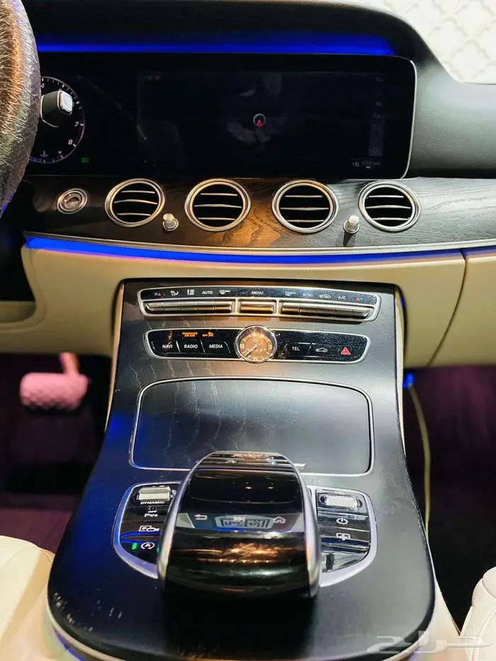 مرسيدس E300 2018 23