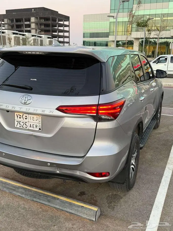 جيب فورتنشر 2024 فضي للبيع 7