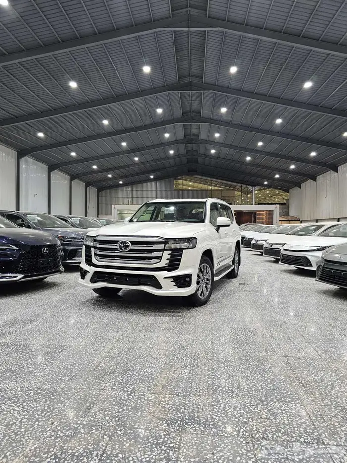 لاندكروزر GXR - S الساير 2025 1