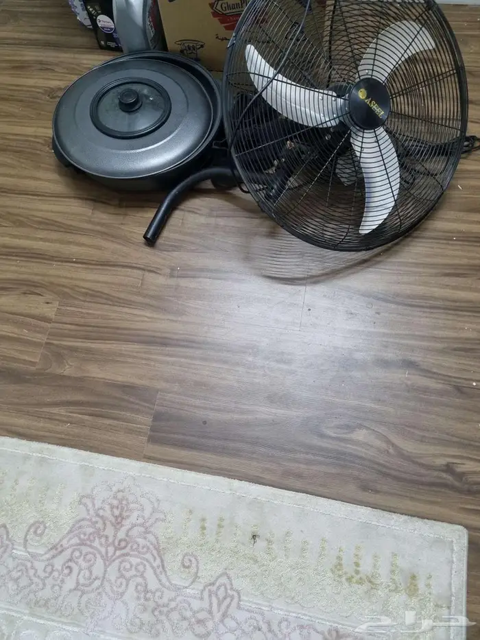 مروحه جداريه وصانعة بيتزا 1