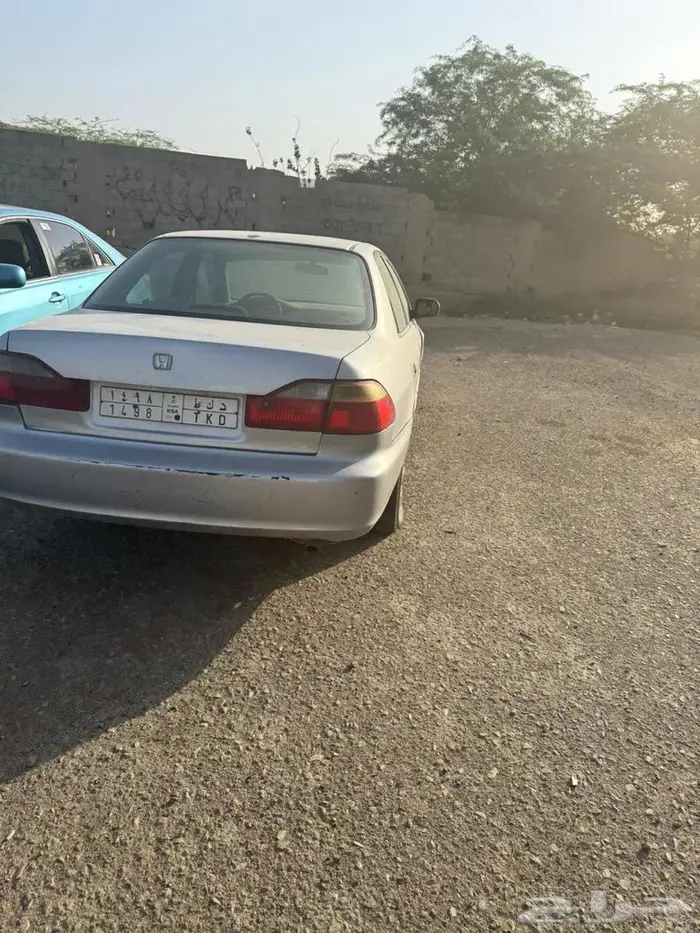 خمسه سيارات للبيع تشليح 2