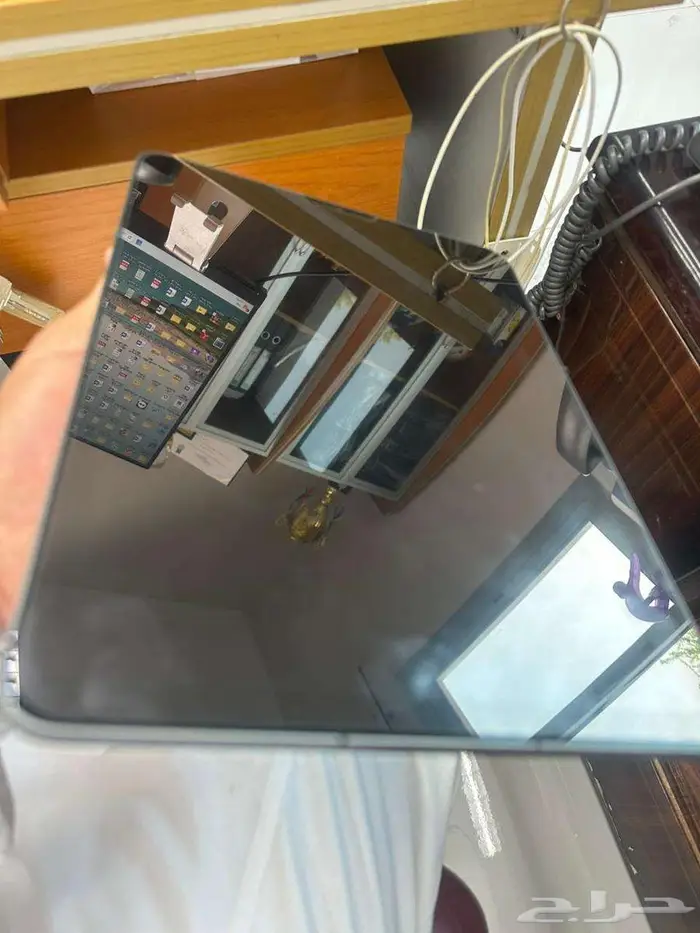 ايباد Apad Air 256 قيقا واي فاي وشريحة 2
