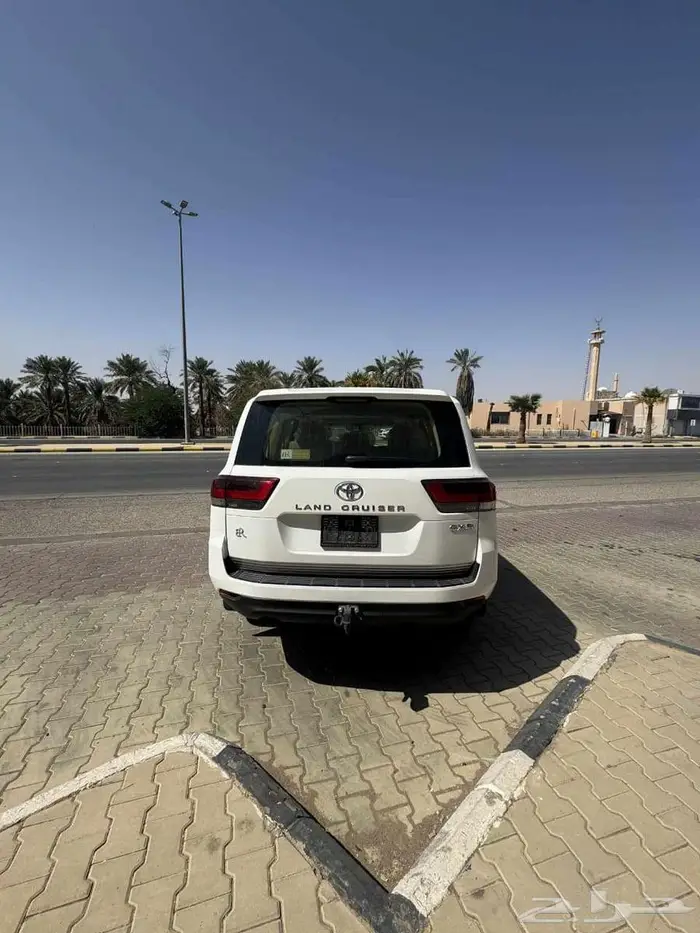 تويوتا لاند كروزر موديل 2024 GXR بريمي L2 3
