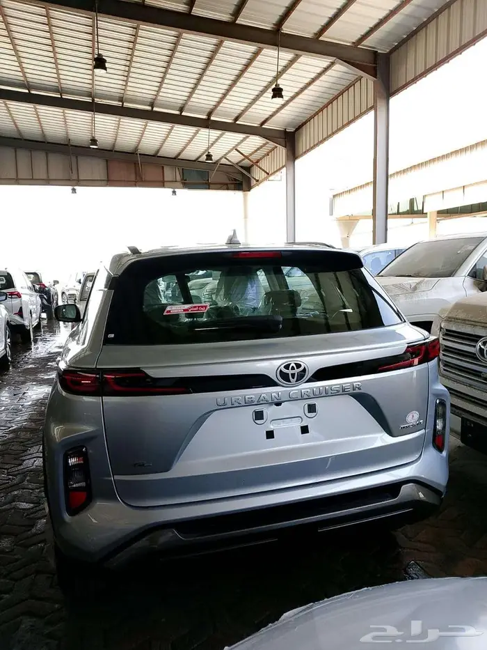 تويوتا اوربان كروزر GL2025 ستاندر فضى 3