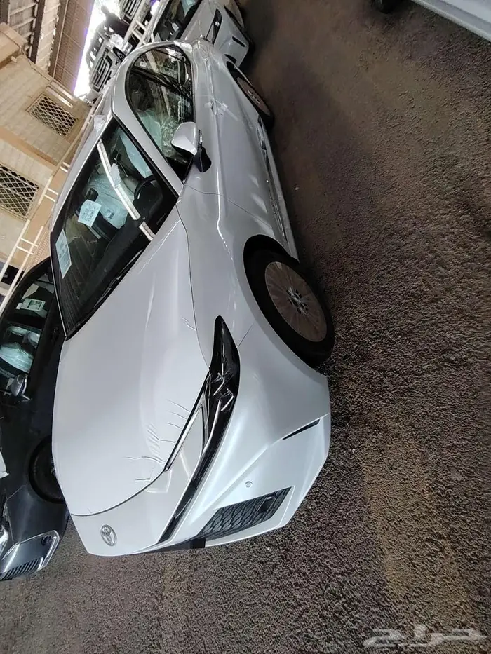 كامري LE موديل 2025 بنزين حبه فقط لون ابيض لؤلؤي 4