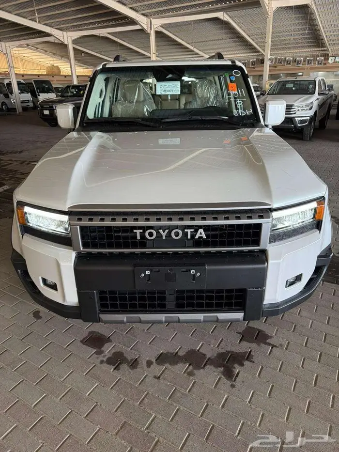 تويوتا برادو TXL3 موديل 2025 بنزين 3