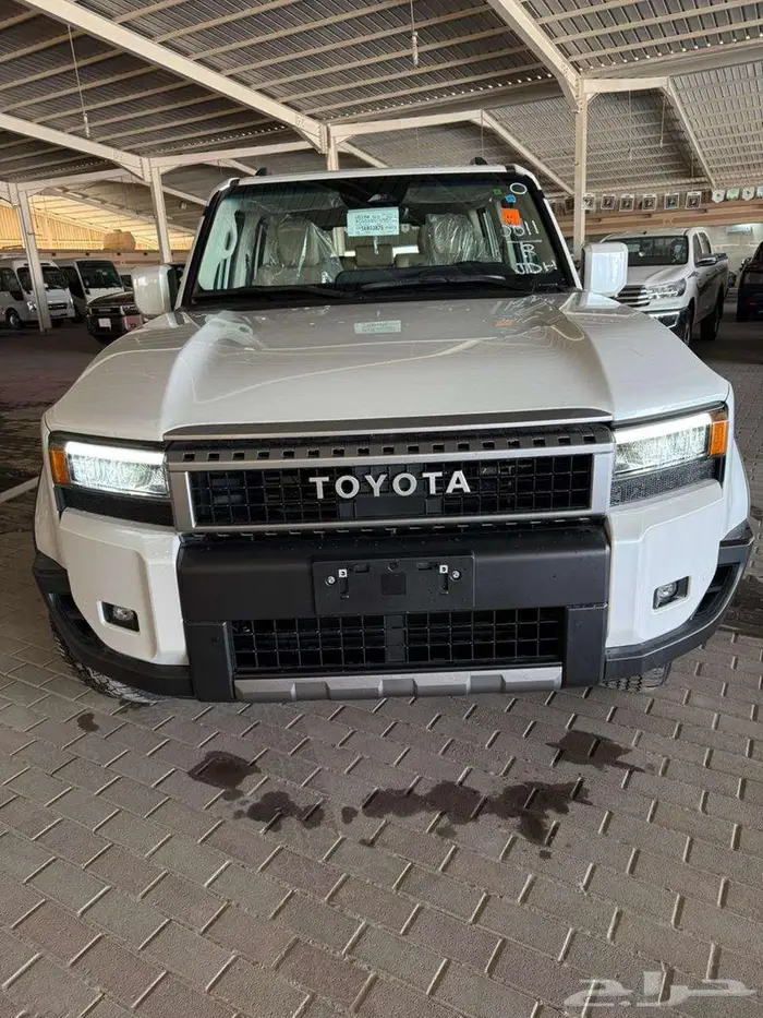 تويوتا برادو TXL3 موديل 2025 بنزين 4