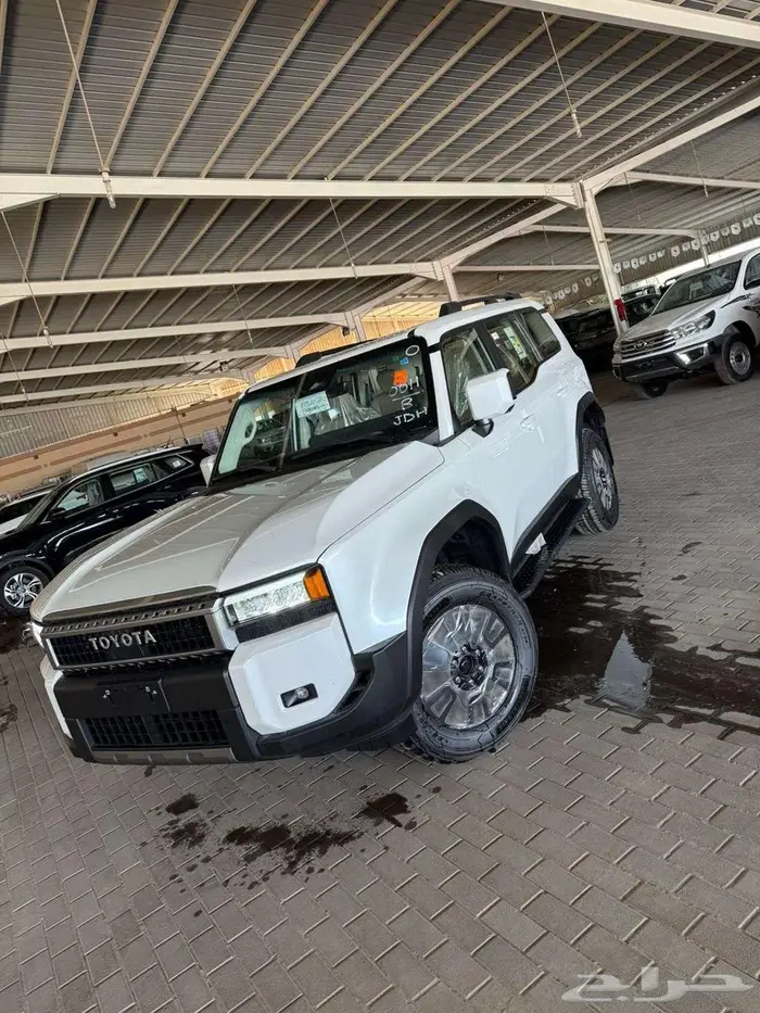 تويوتا برادو TXL3 موديل 2025 بنزين 5