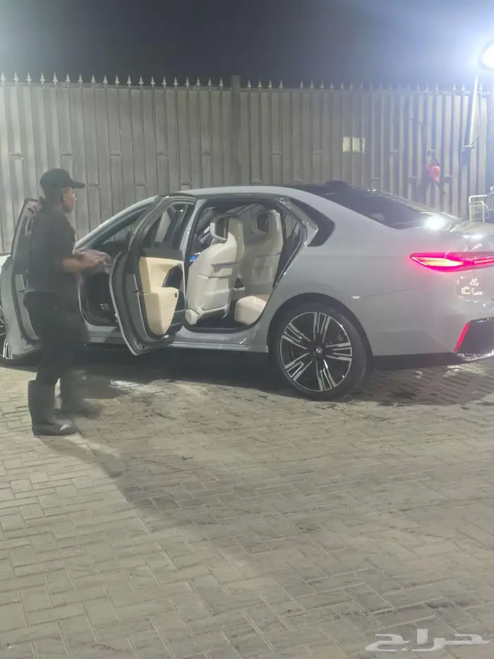 للتنازل بدون مقابل بي ام الفئة السابعة 2024 0