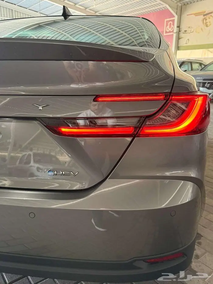 تويوتا كامري LE هايبرد 2025 بالنقد والتقسيط 9