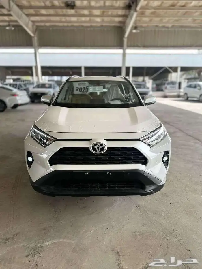 تويوتا راف فور XlE دبل بنزين 2025 1