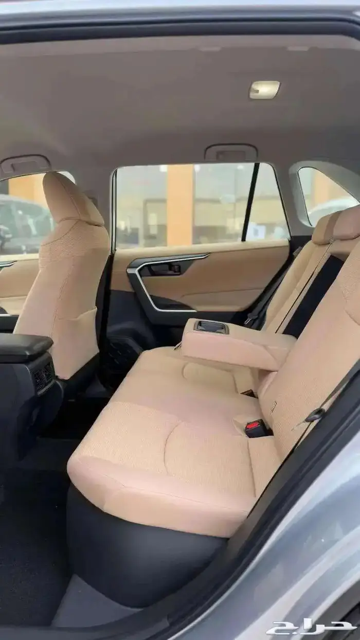 تويوتا راف فور LE هايبرد 2