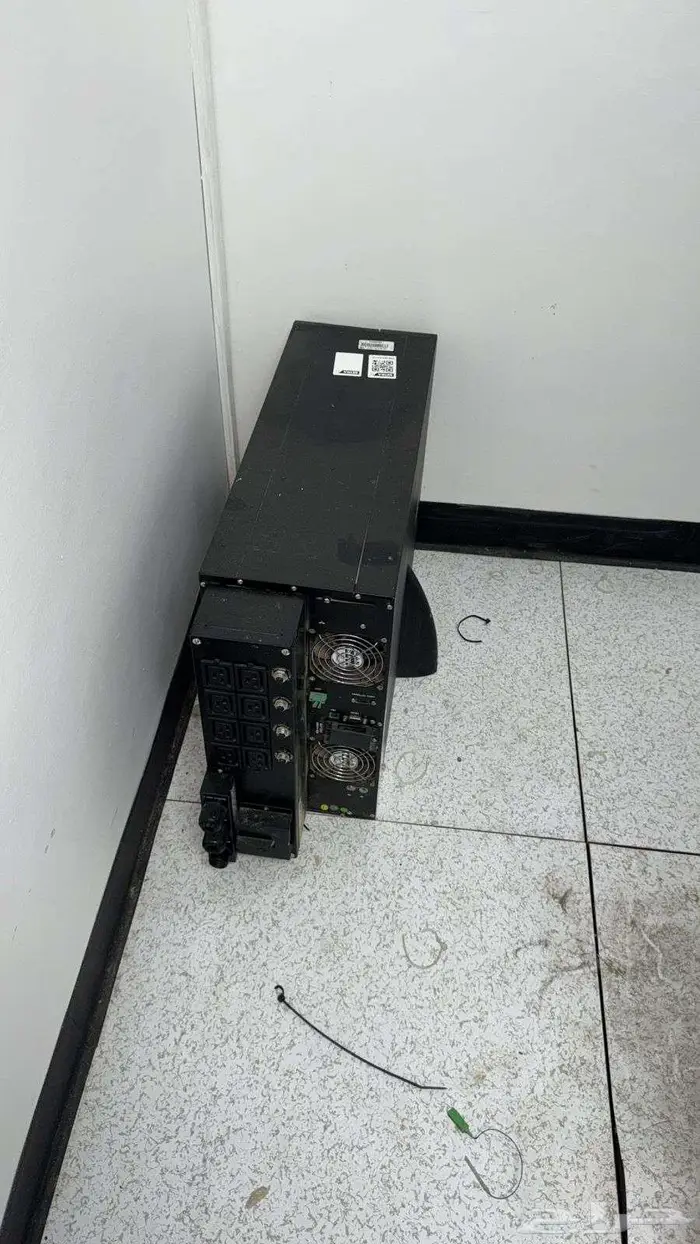 بيع خزانه بنكيه مع أغراض مكتبية 11