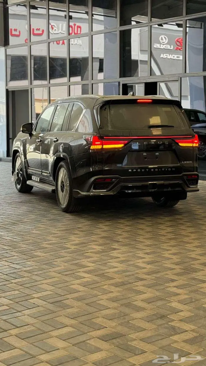 لكزس اف سبورت عماني 2025 - 594000 7