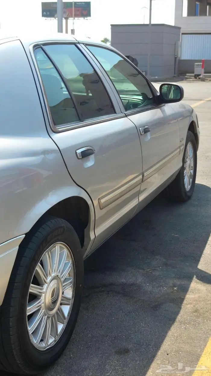 فورد جراند ماركيز 2009 10