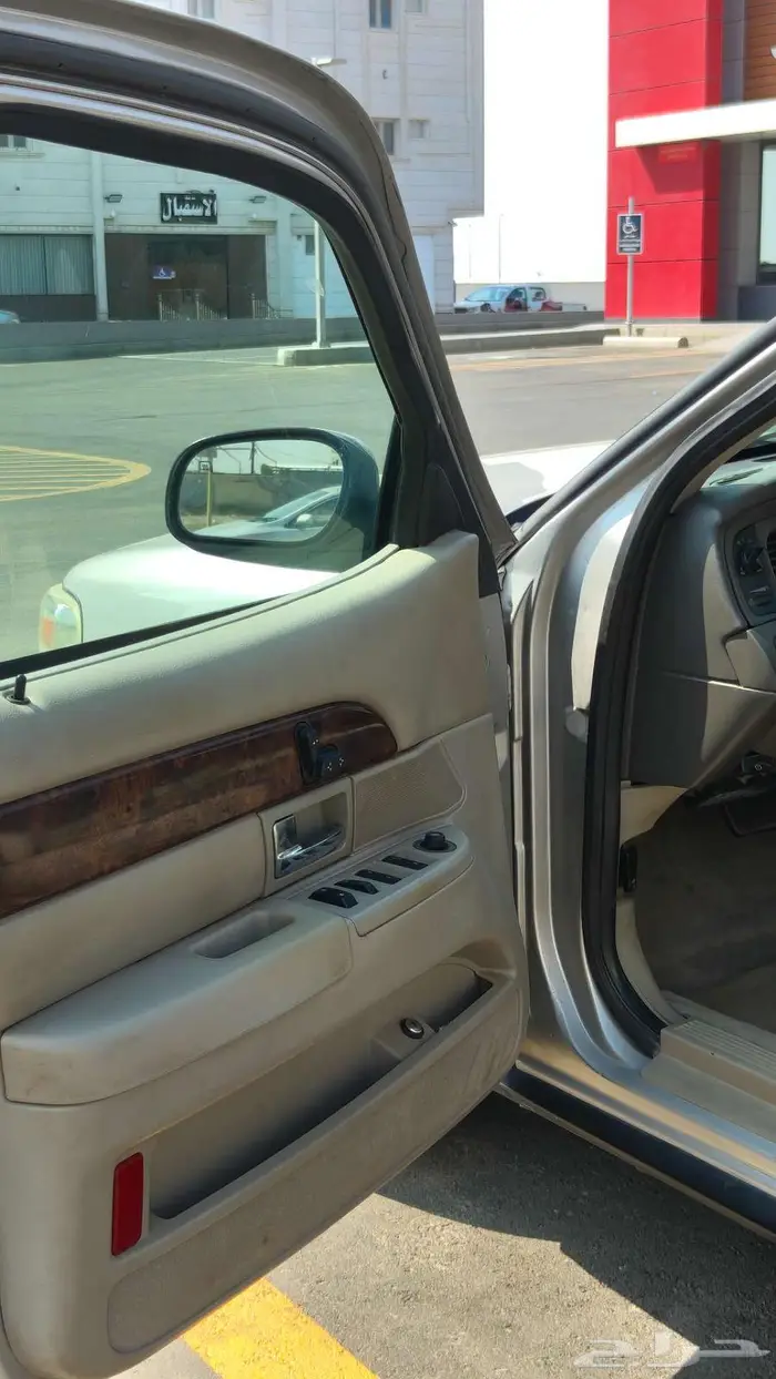 فورد جراند ماركيز 2009 15