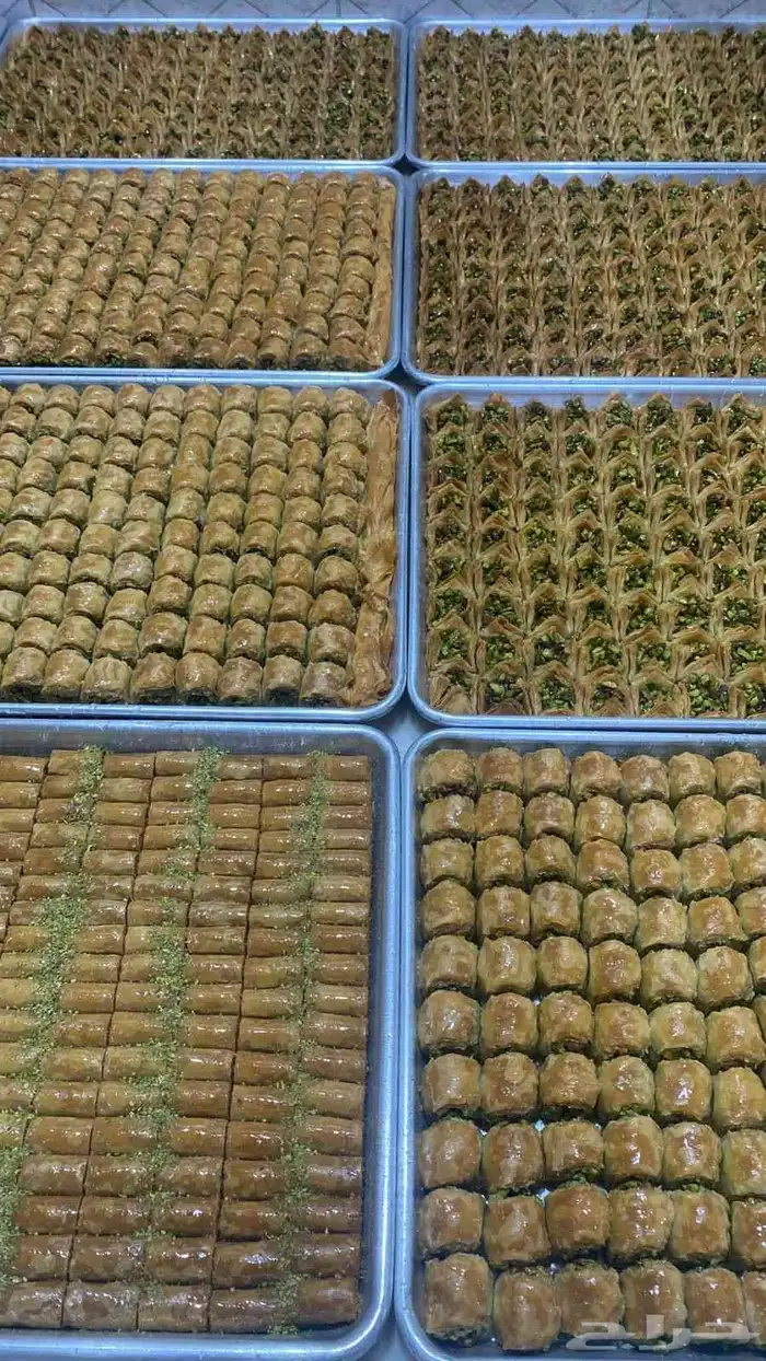 شيف حلويات شرقيه سوري الجنسيه للتواصل الرقم 4