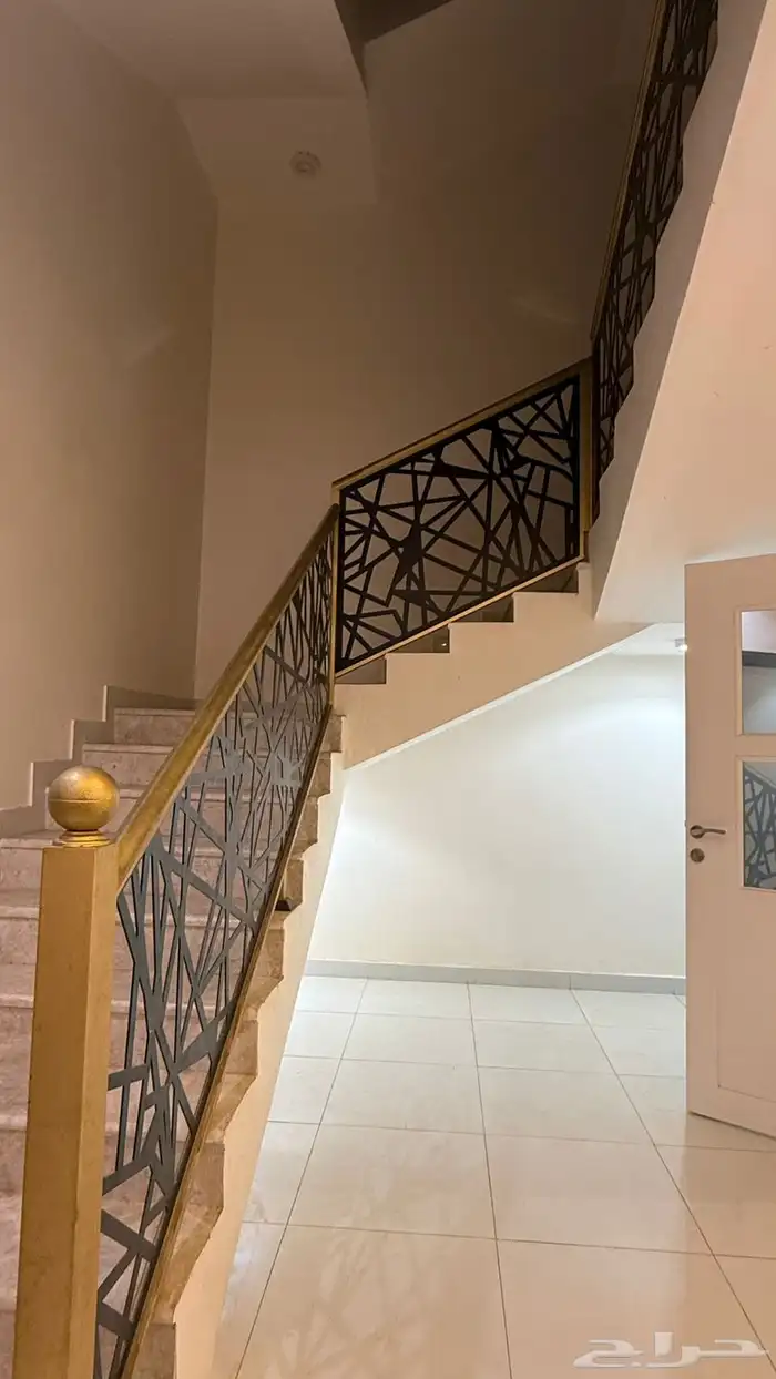 للبيع فيلا رقبه حي الخزامى البيع مليون وخمس ميه كاش فقط 10