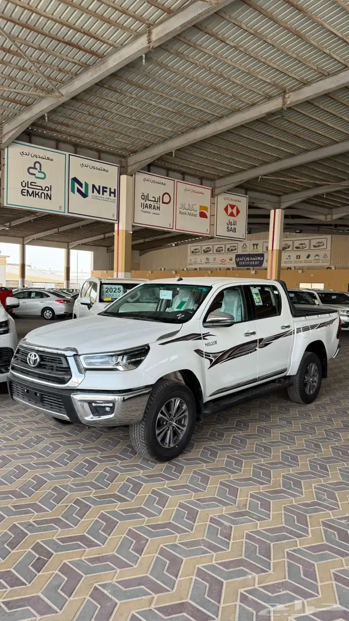 هايلوكس S-GLX فل كامل 2025 بنزين 7