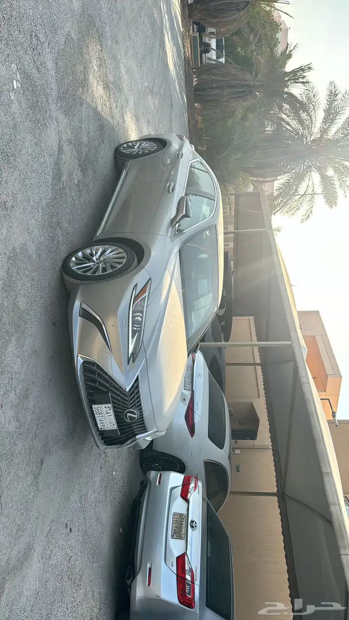 ES 350 2025 لكزس للبيع 3