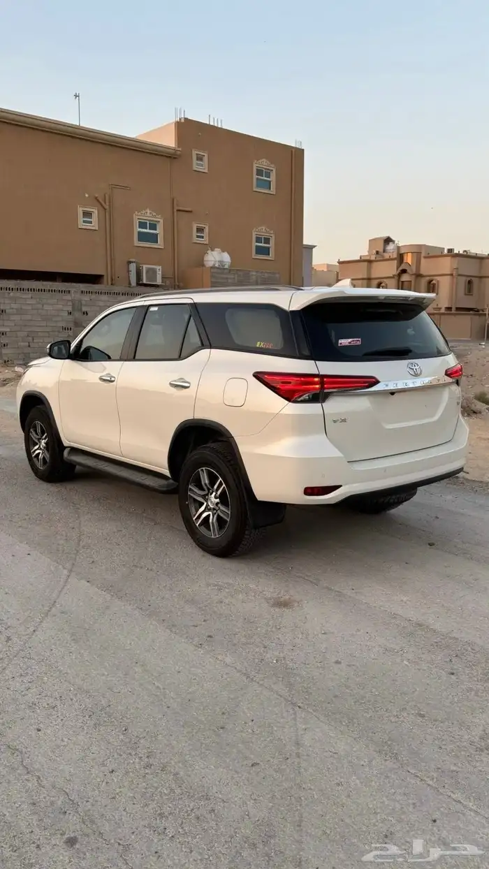 للبيع جيب تويوتا فورشنر VX1 0