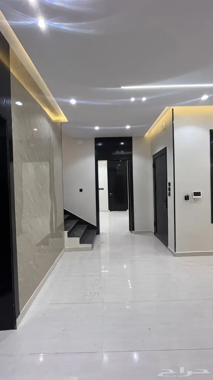 فيلا فاخره مستقله في حي الواصليه بسعر مميز 780 ألف فقط 1