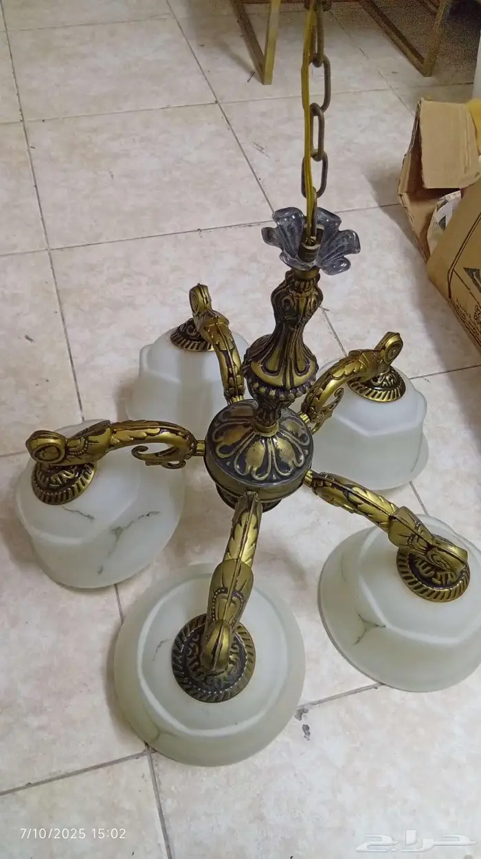 ثريات للبيع 0