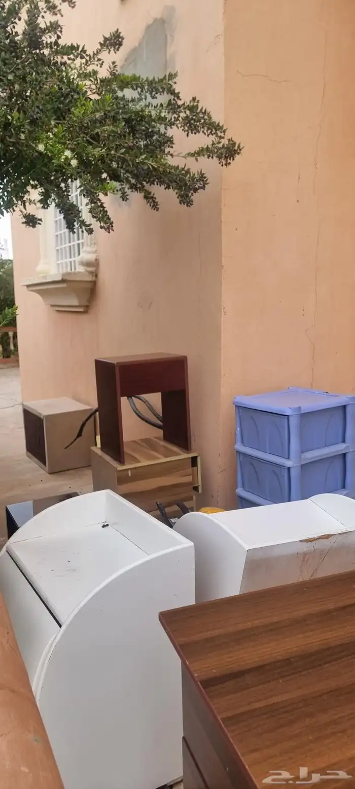 تسريحه وكرسي ودولابين صغيره ودولاب بلاستيك 1