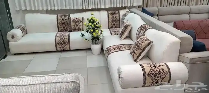 Translate Post  مفروشات الرياض  تفصيل جميع انواع الكنب وال 8