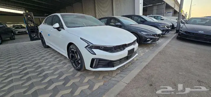 كيا k5 فل كامل موديل 2024 لدى احدث السيارات 1