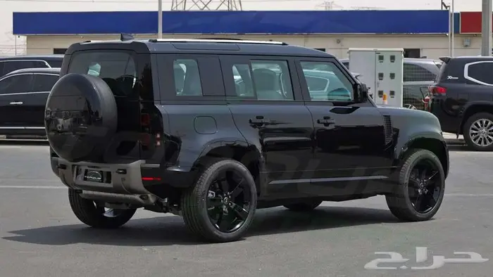 2025 لاندر روفر ديفندر 110 HSE DYNAMIC P400 اصفار مع ضمان 6