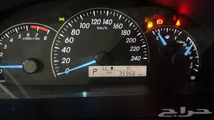 كامري تويوتا 2016 ابيض ماشيه 35 الف مخزنه 4