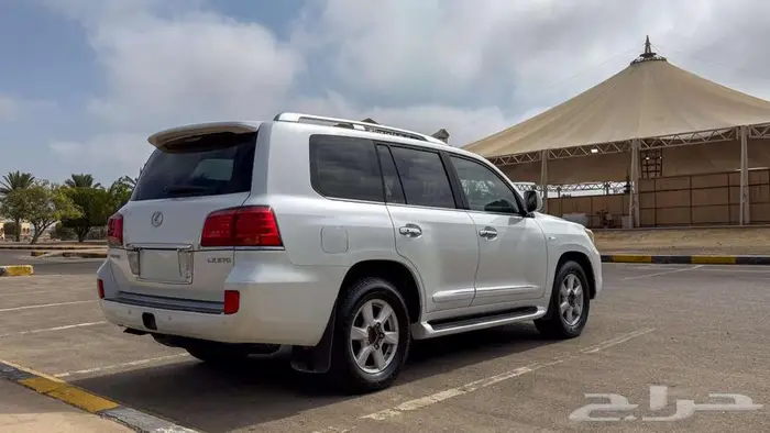 جيب لكزس LX570 موديل 2010 4