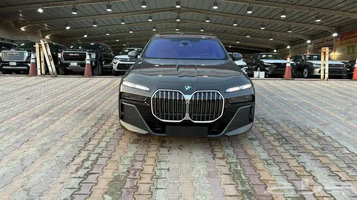 بي أم دبليو 735i موديل 2026 فل كامل أند فجول جديد M Kit 1