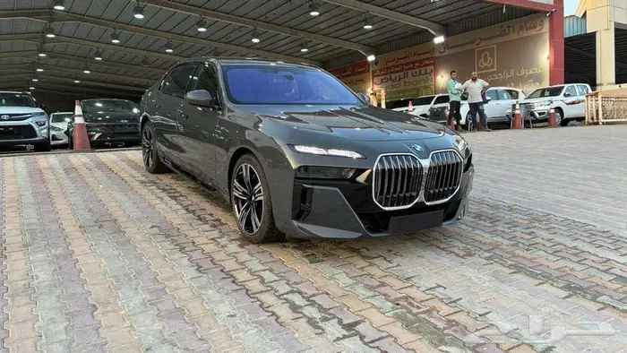 بي أم دبليو 735i موديل 2026 فل كامل أند فجول جديد M Kit 3