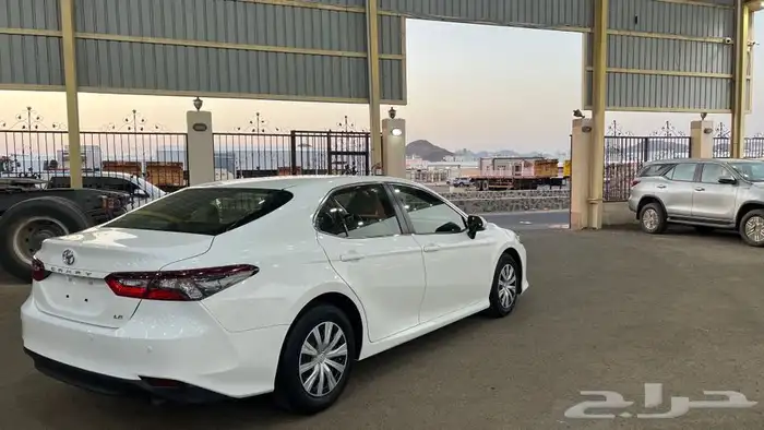 تويوتا كامري 2022 LE وارد الساير بحاله الوكاله عداد 37 الف 4