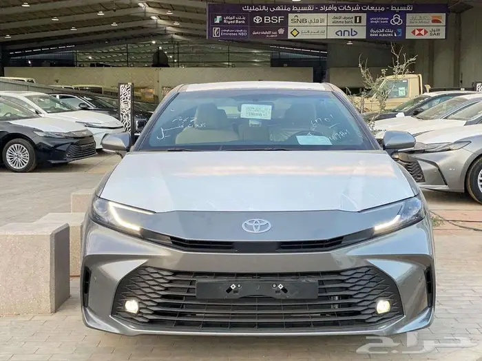 تويوتا كامري E 2025 كاش استلام فوري لوحات افضل سعر 1