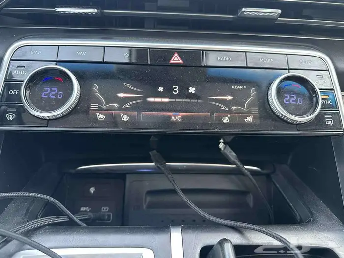 جنسس GV 80 2021 13