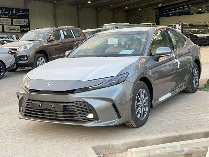 تويوتا كامري E 2025 كاش استلام فوري لوحات افضل سعر 0