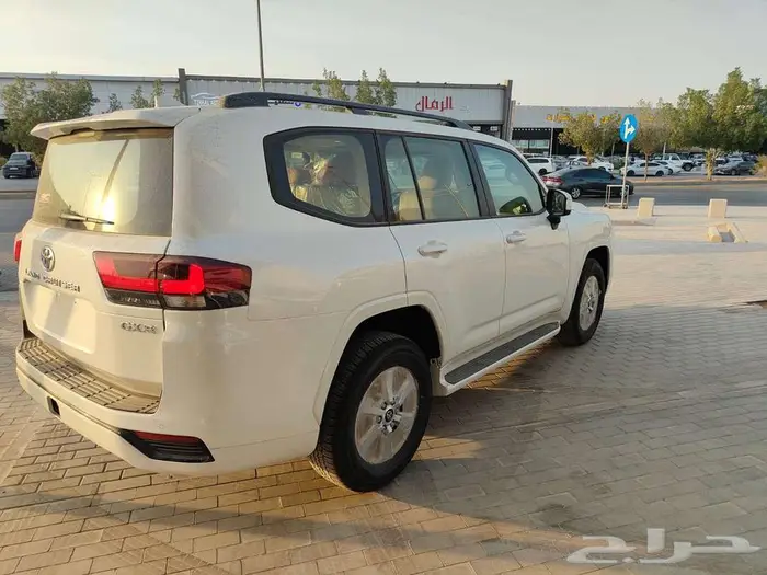 لاندكروزر GXR L2 بنزين 2025 سعودي لوحات ( 268000 ) 10