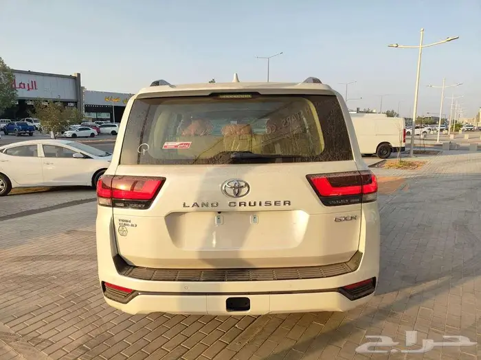 لاندكروزر GXR L2 بنزين 2025 سعودي لوحات ( 268000 ) 12